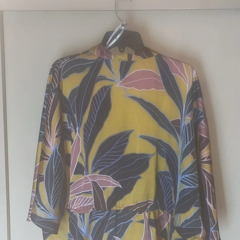 DR2 Multicolor Leaf Pattern Kimono NWT size S/M - Picture 9 of 9